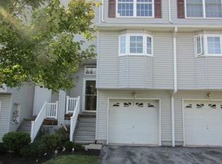 5010 John Hancock Ct, New Windsor, NY 12553