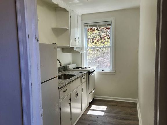 3rd image of 28 Corbin Ct APT 3