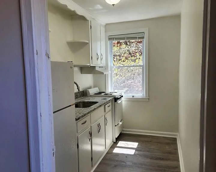 28 Corbin Ct #3 — Photo 3