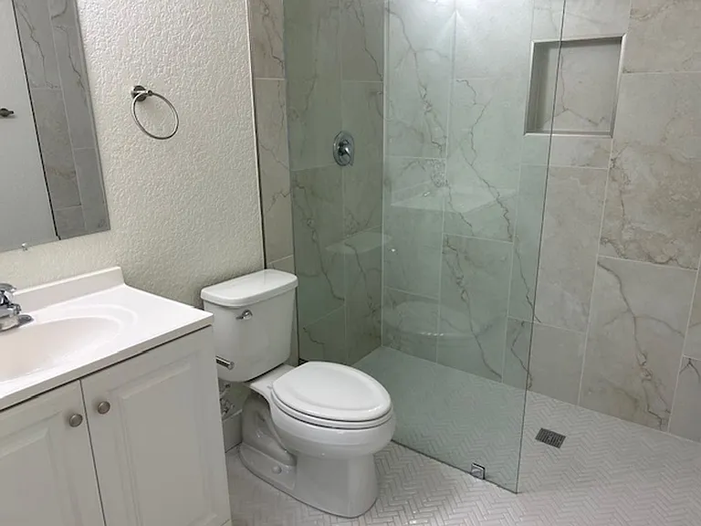 2020 14th Ave S #A — Photo 4