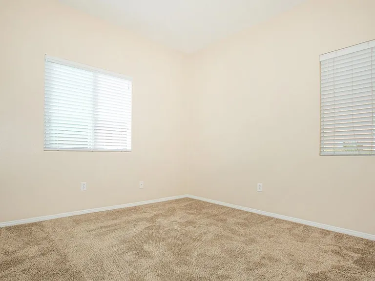 Plumtree Apartments — Photo 40