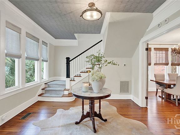 5th image of 208 E 48th Street