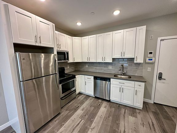 5th image of 1629 W Girard Ave #9a637c962