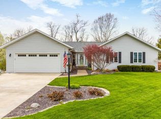 32 Country Ln, East Peoria, IL 61611
