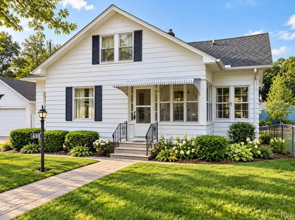 410 S Center St, Howell, MI 48843