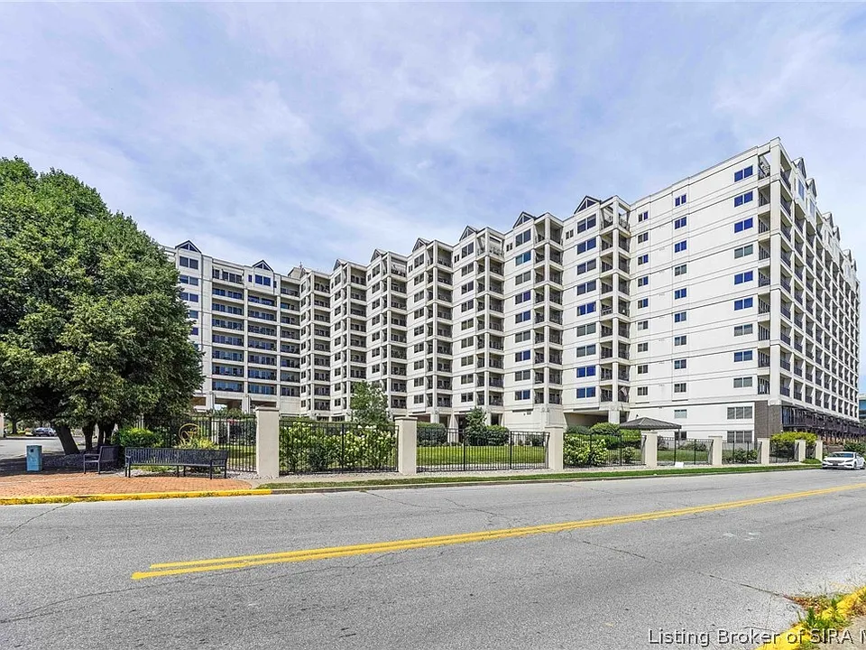 1 Riverpointe Plz #907