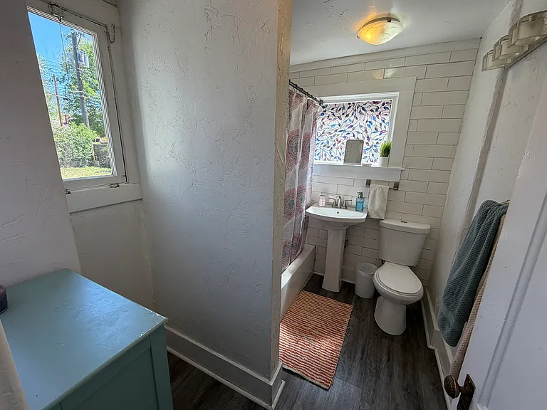 227 N Institute St — Photo 18