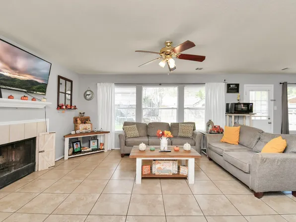 803 N Vista Dr, Houston, TX 77073