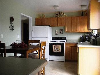 4th image of 9889 Hamilton St