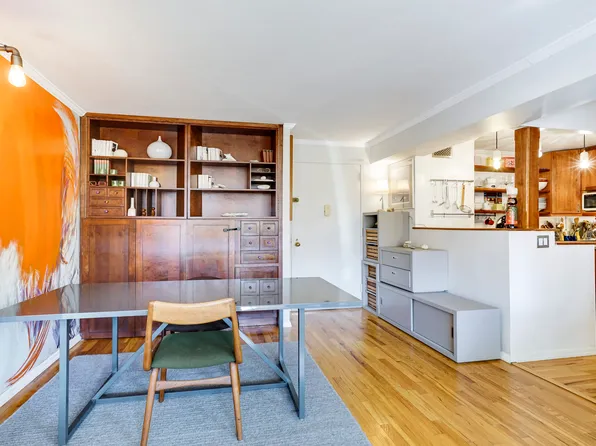 220 Manhattan Avenue 4U image 3 of 9