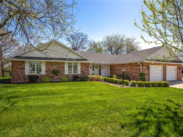 312 Granada Dr, Effingham, IL 62401