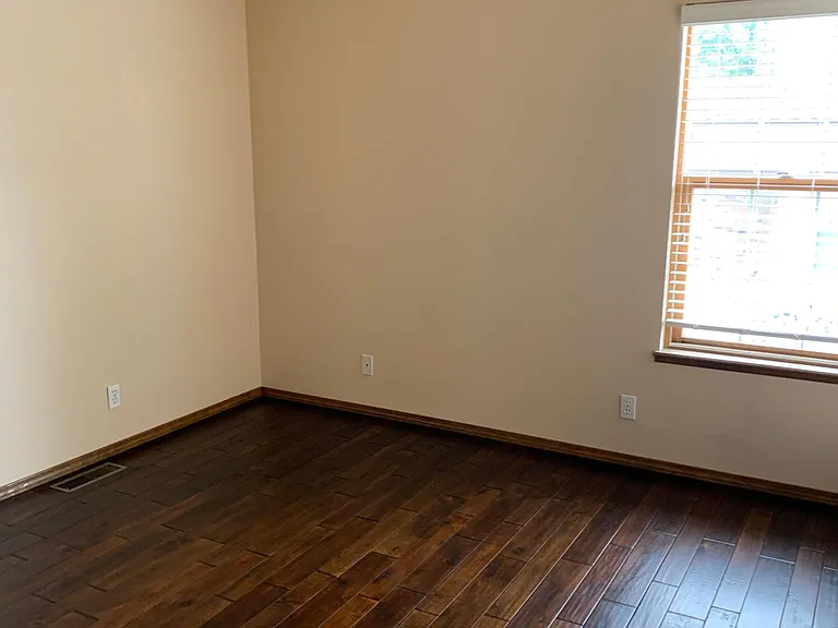 740 Maroonglen Ct — Photo 11