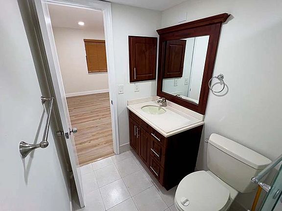 3rd image of 2655 W 67th Pl #Nw21-13