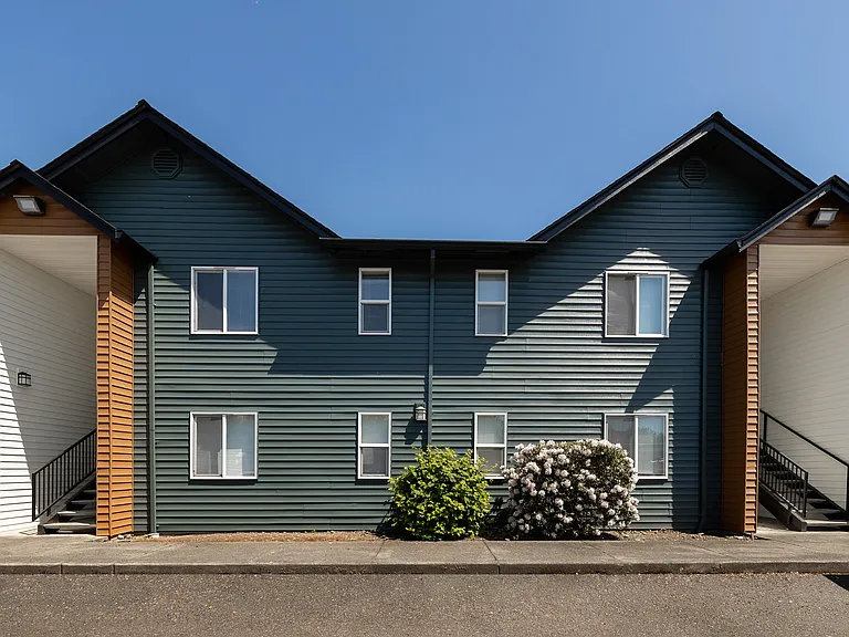 Cedar House — Photo 34