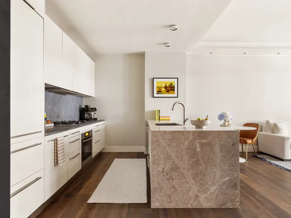4 West 21st Street 2D image 2 of 10