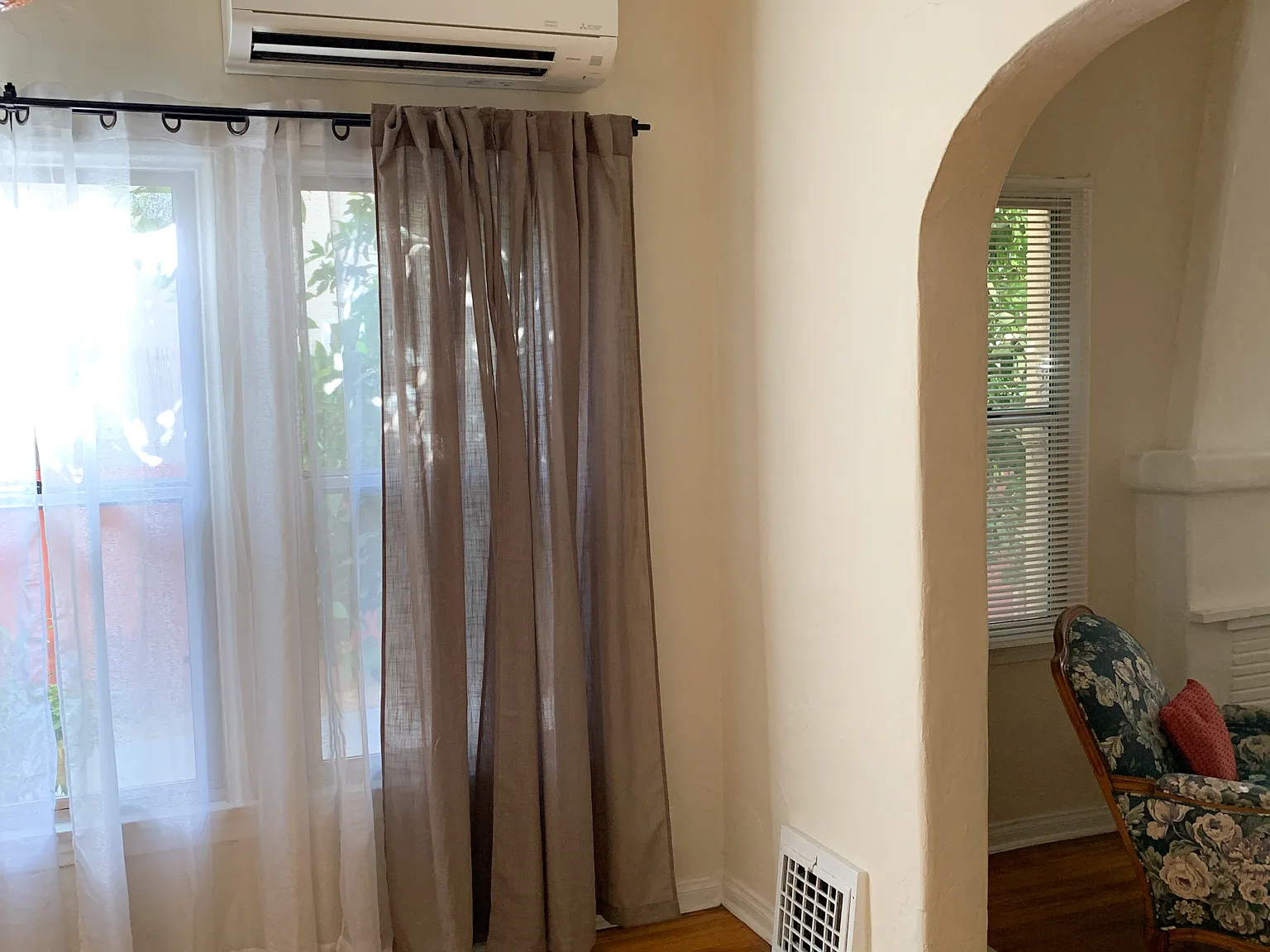 2 bed, 1.5 bath, 1423 sqft, $3,750 — Photo 3