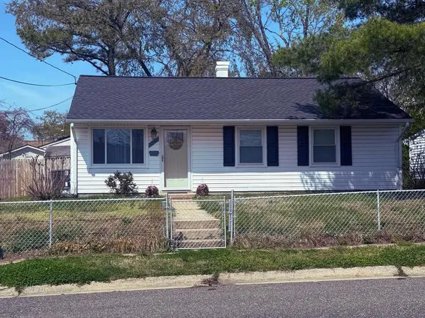 1010 Elkhart St, Oxon Hill, MD 20745