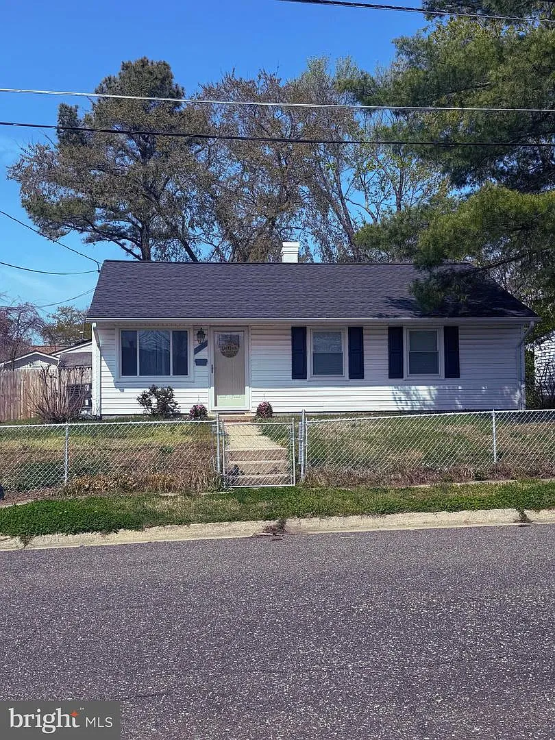 1010 Elkhart St photo 1