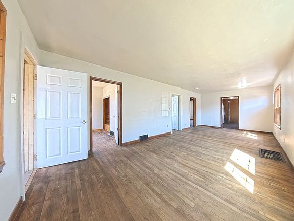3rd image of 2906 State Ave