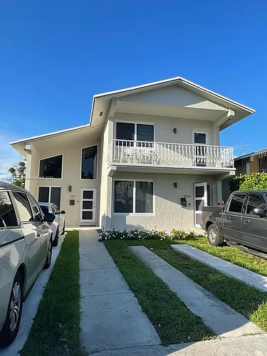 3525-3527 SW 25th Ter Photo 1