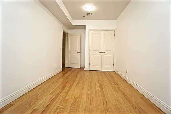 Rented by Bizzarro Agency | media 39