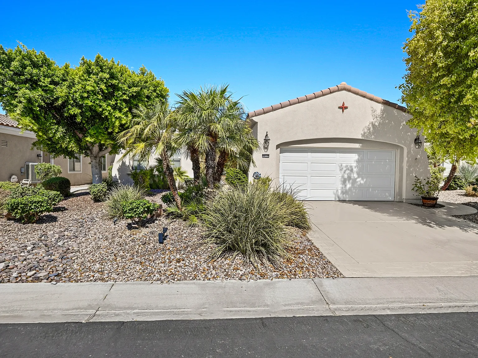 2 bed, 1763 sqft, $3,000 — Photo 2