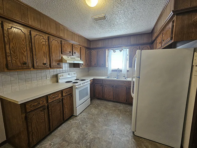 6110 SW Park Pl — Photo 7