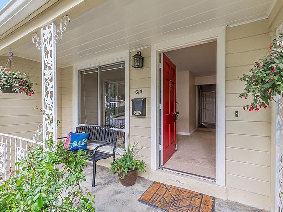 4th image of 619 Macarthur Dr