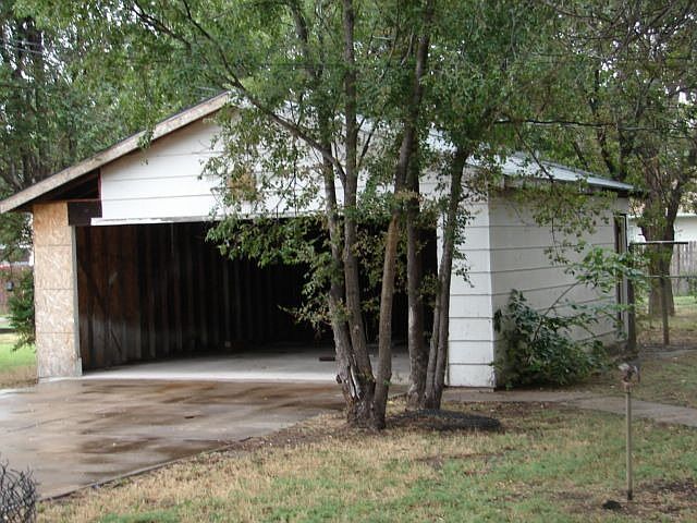 2nd image of 620 N Jordan Ave
