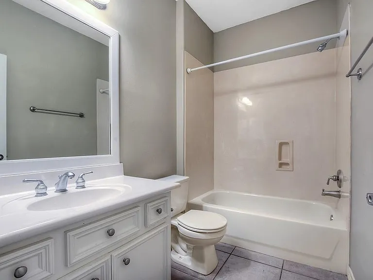 10819 Lake Windcrest — Photo 10