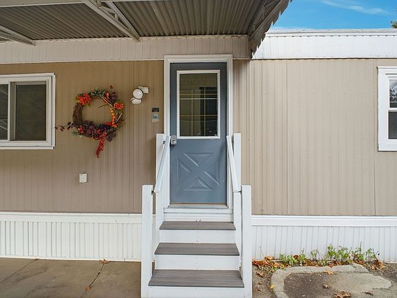 5th image of 1 Willow Cir