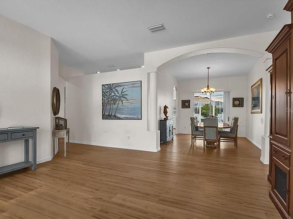 3rd image of 7522 Perennial Rd