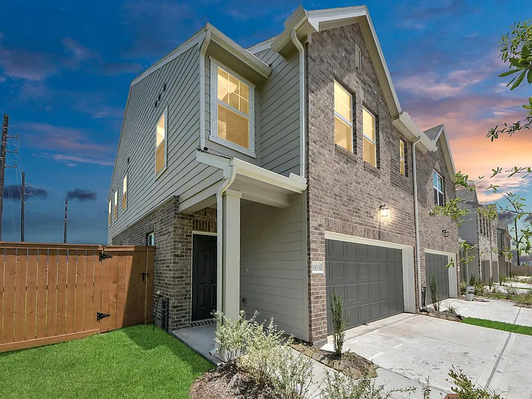 10303 Rose Mar Dr #B — Photo 6