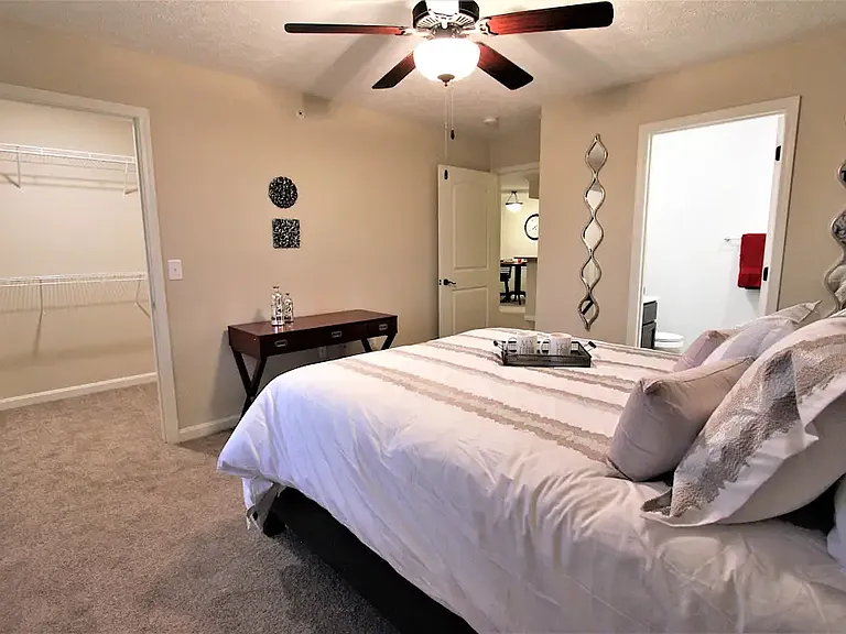 Shelby Oaks Apartments — Photo 30