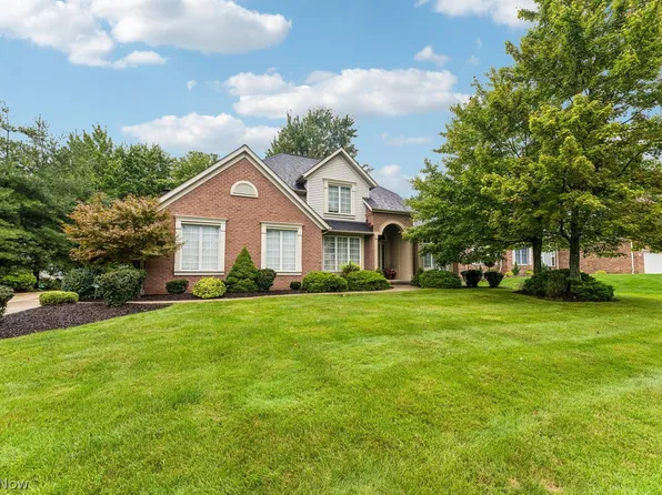8868 Michaels Ln, Broadview Heights, OH 44147