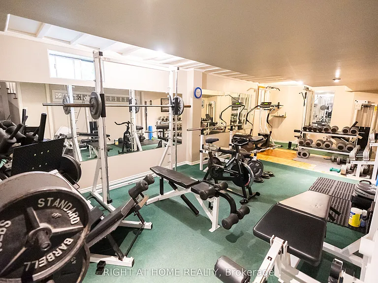 2427 Erin Centre Blvd — Photo 33