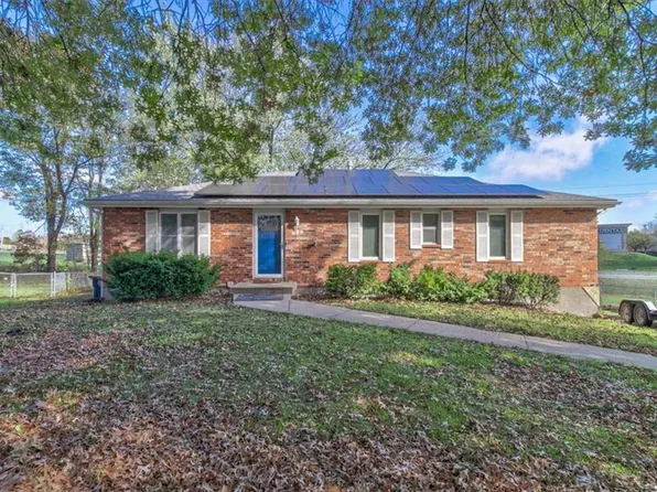 300 NE 101st Pl, Kansas City, MO 64155