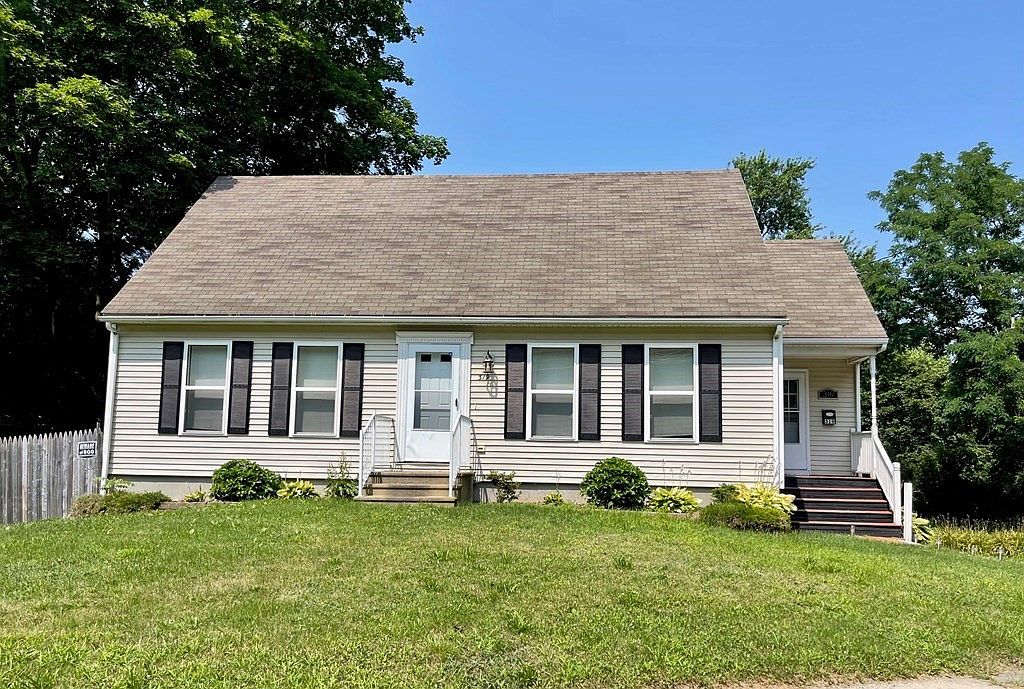 319 Berkley St, Taunton, MA 02780 Zillow