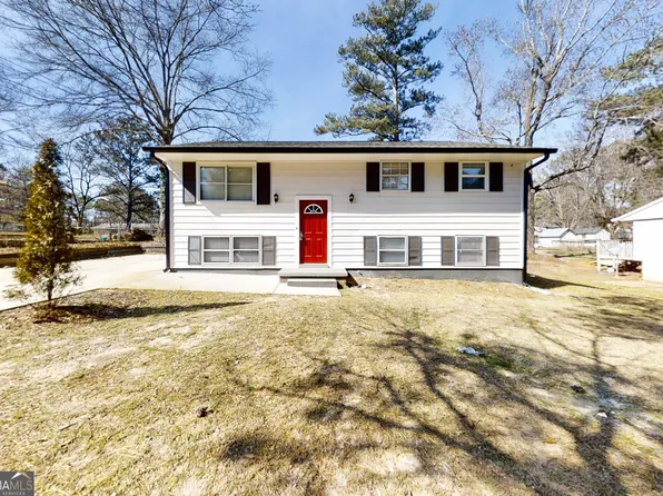 4083 Sweetbriar Ln, Forest Park, GA 30297