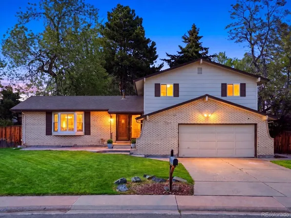 8923 W Warren Drive, Lakewood, CO 80227