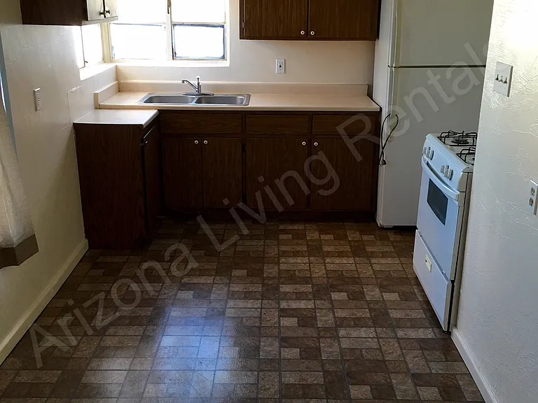 2435 Emerson Ave — Photo 5