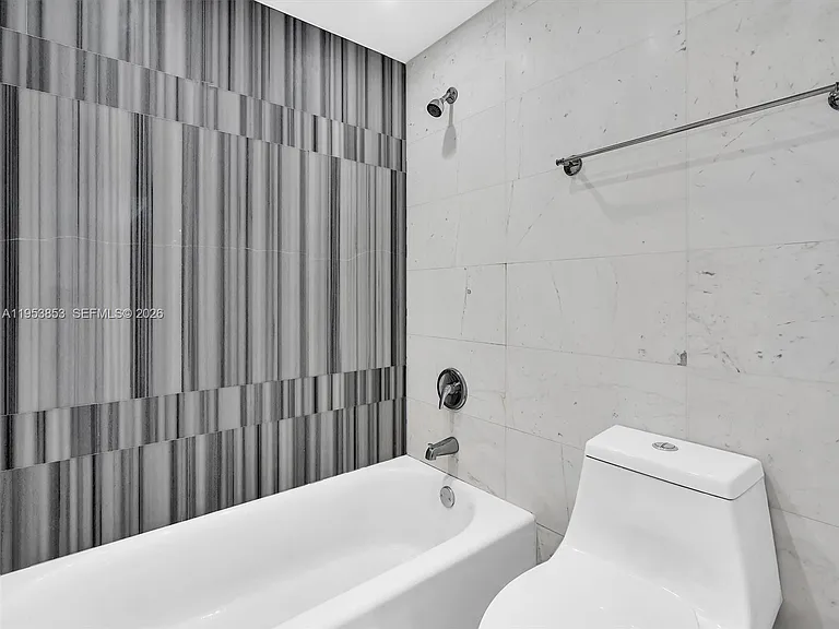 100 Bayview Dr #223 — Photo 34