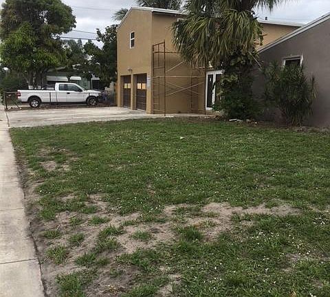 5th image of 939 Windsor Ave
