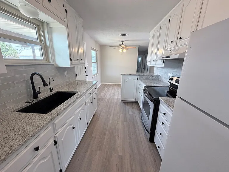 4716 Bowie Dr — Photo 5