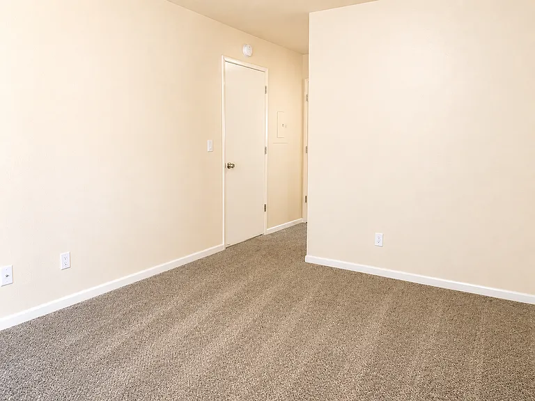Quail Manor Townhomes — Photo 29