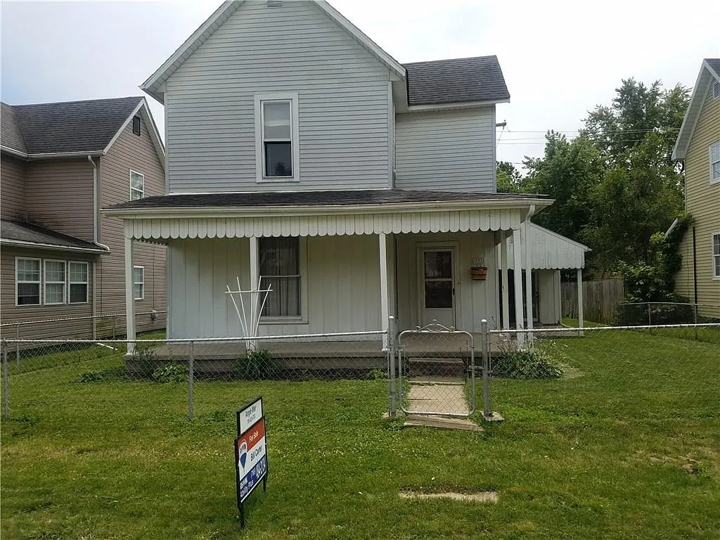 107 E Monroe St photo 1