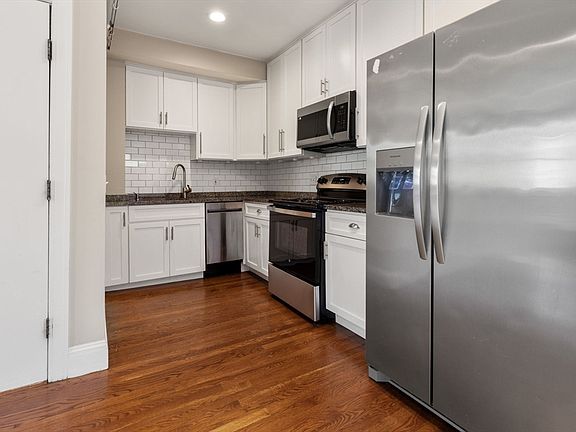 4th image of 17 Sackville St #3