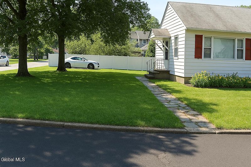 3rd image of 1016 Mann Avenue
