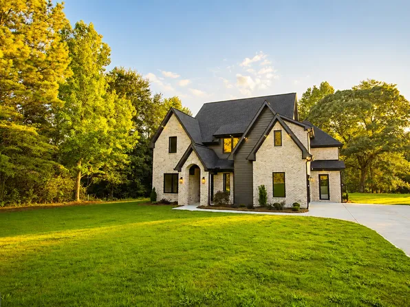 6220 Blackjack Rd, Flowery Branch, GA 30542