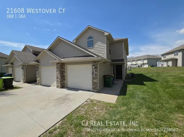 21608 Westover Ct, Peculiar, MO 64078